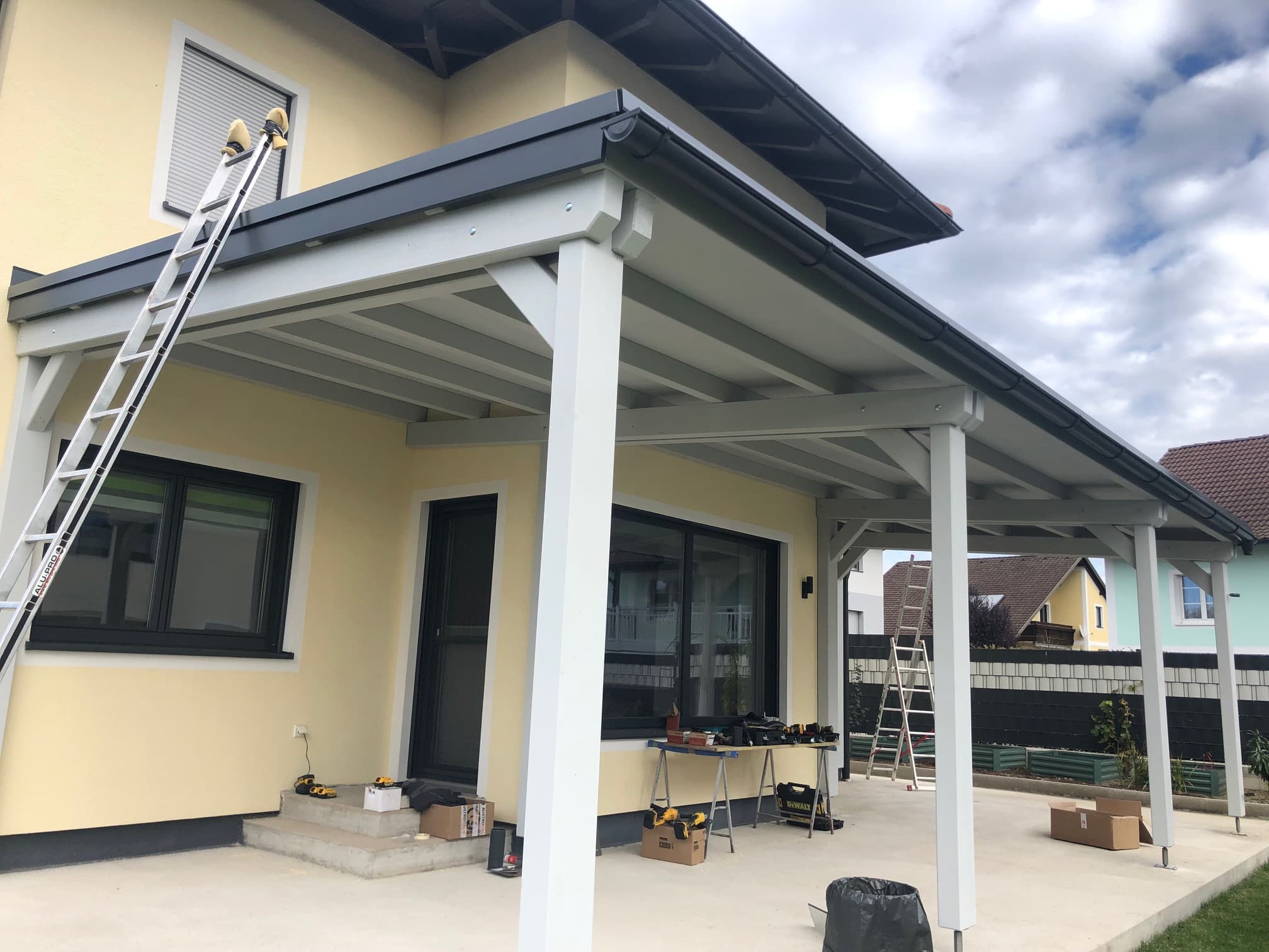 Carport mit Verkleidung